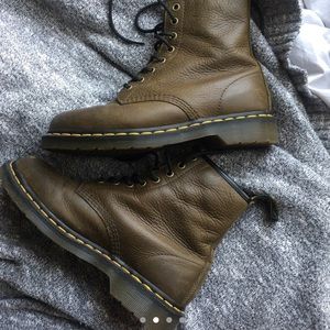 Forest green soft leather Doc Martens Dr Martens